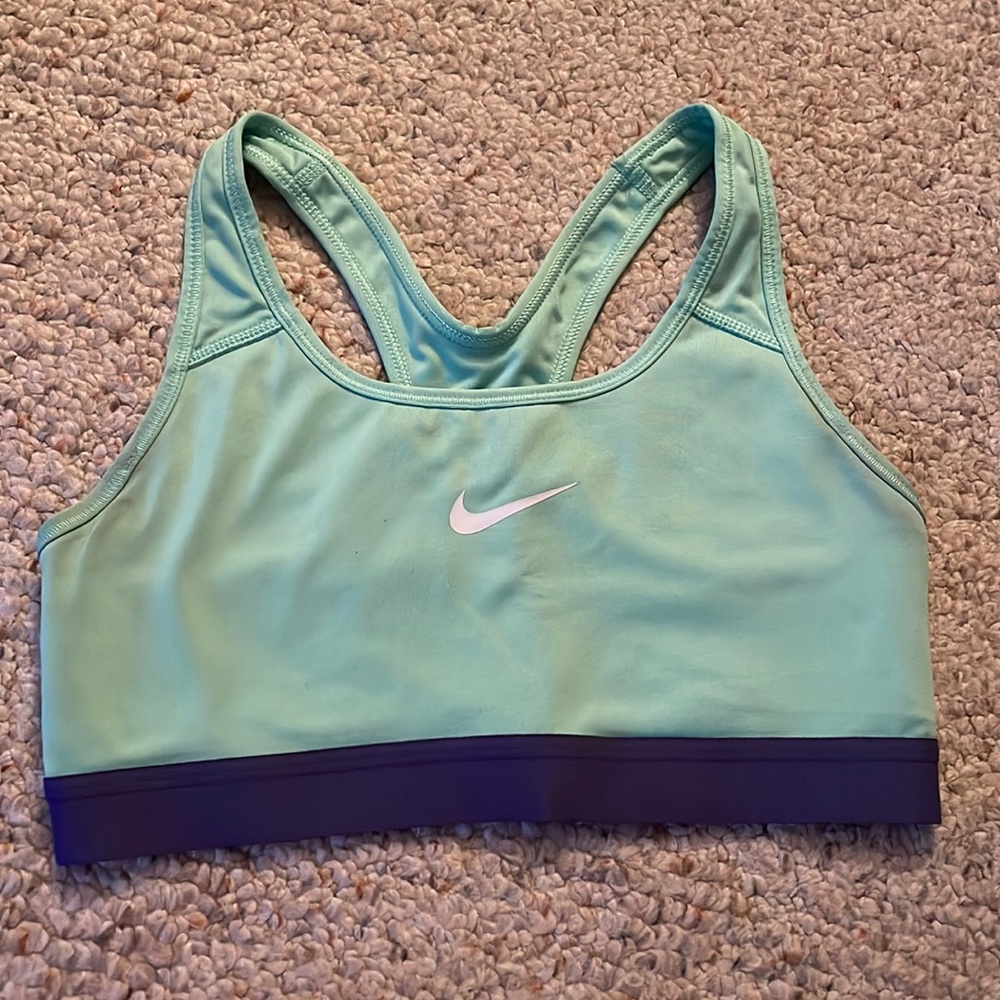 Women’s Nike Mint Green Sports Bra - Size Small